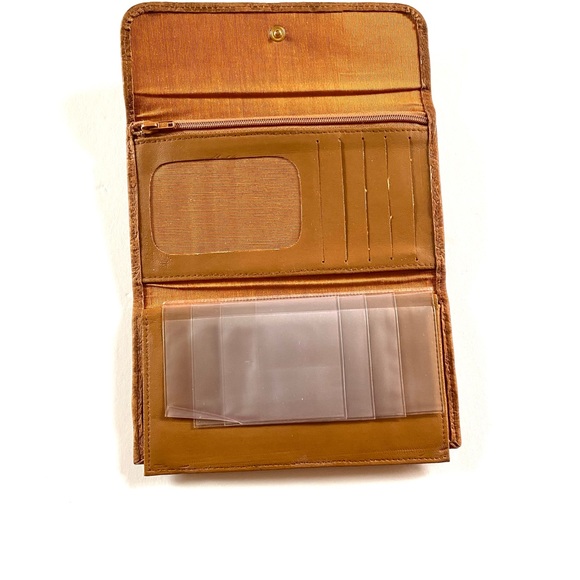 Vintage Women’s Light Brown Embossed Floral Genuine Leather Wallet - Picture 6 of 8